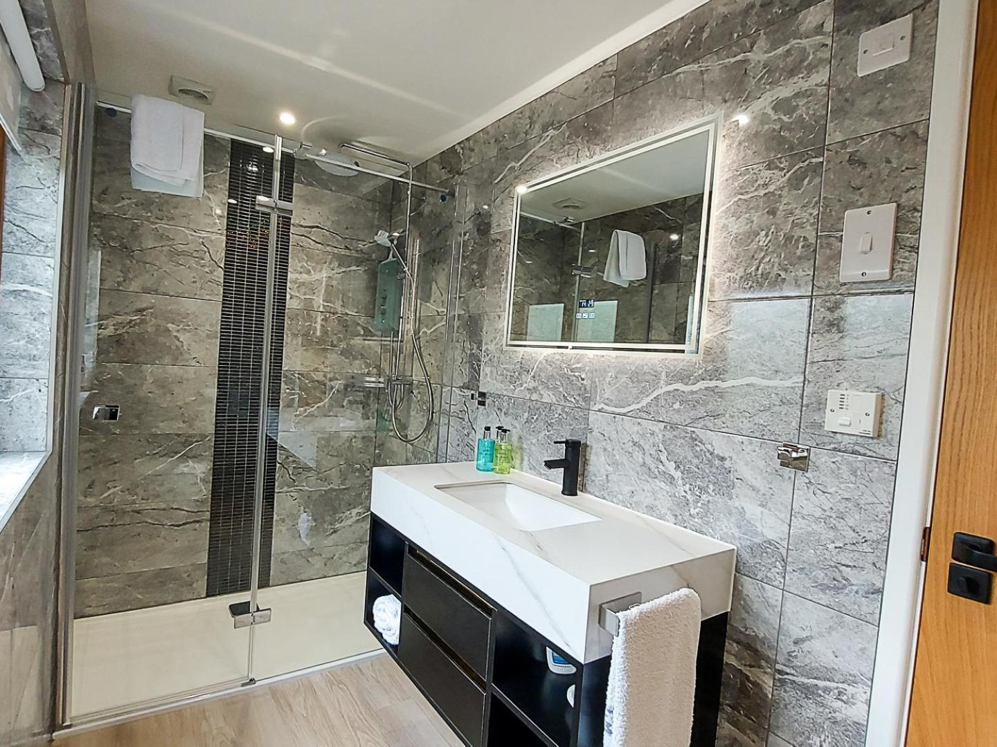 Meadow View Apartments Ньюкі Екстер'єр фото